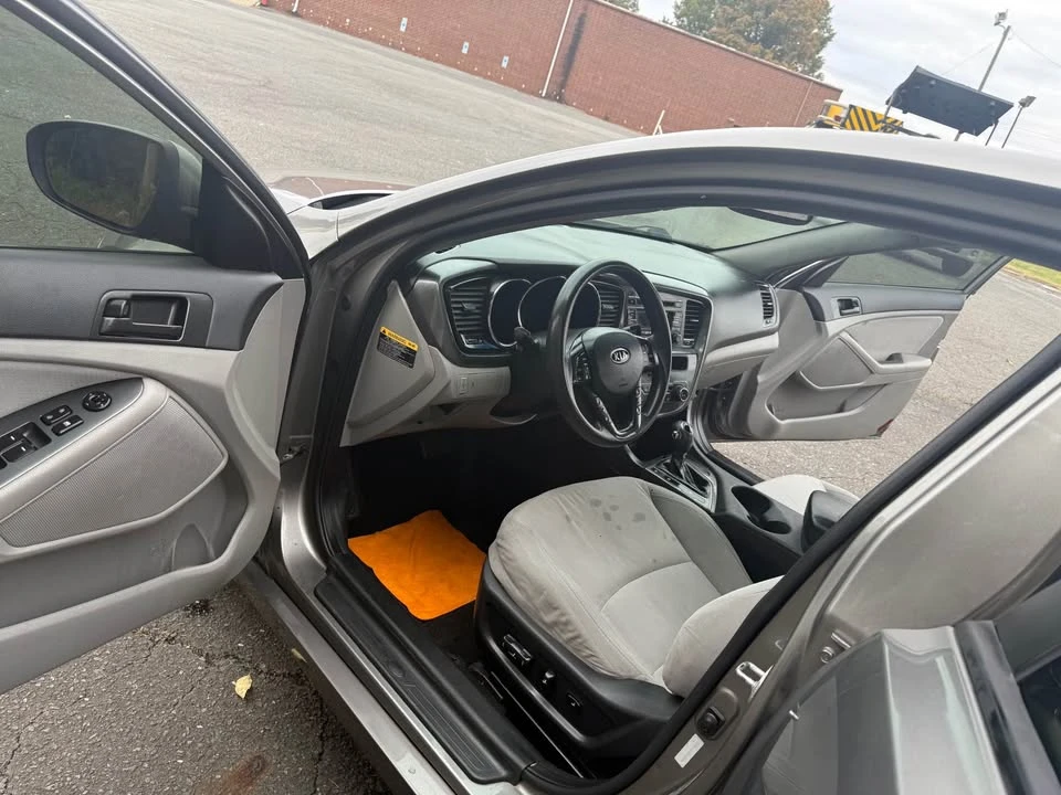 2012 Kia Optima/K5 - Image 8 of 12