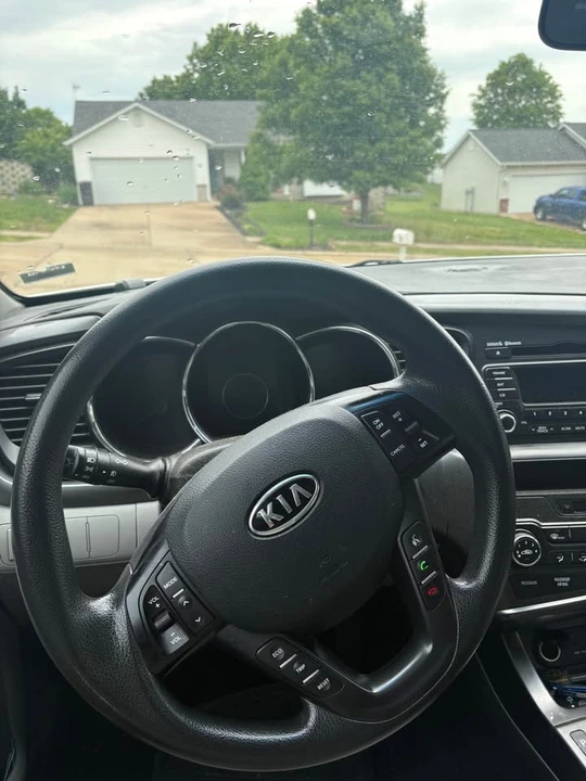2012 Kia Optima/K5 - Image 9 of 11
