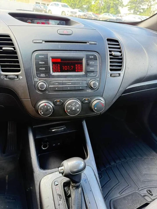 2012 Kia Rio - Image 8 of 12