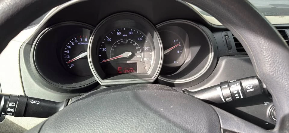 2012 Kia Rio - Image 2 of 4