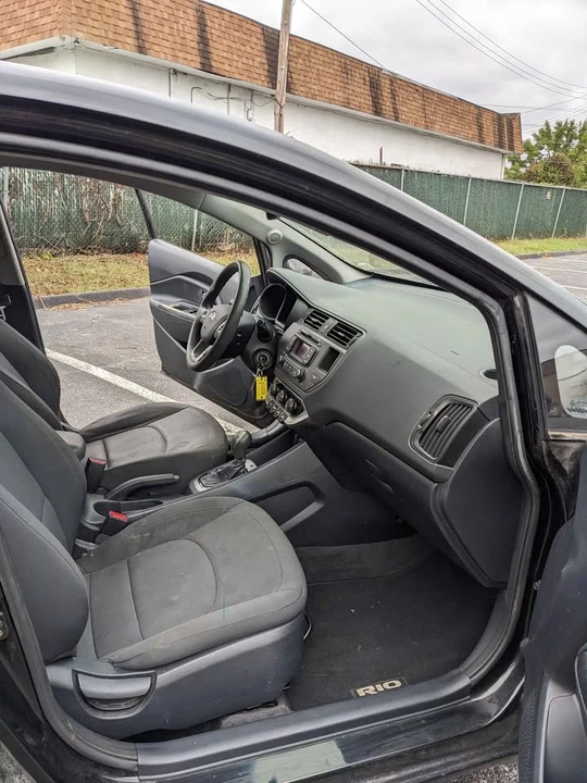 2012 Kia Rio - Image 4 of 10