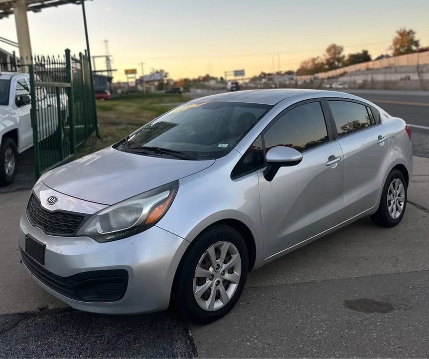 2012 Kia Rio - Image 4 of 13
