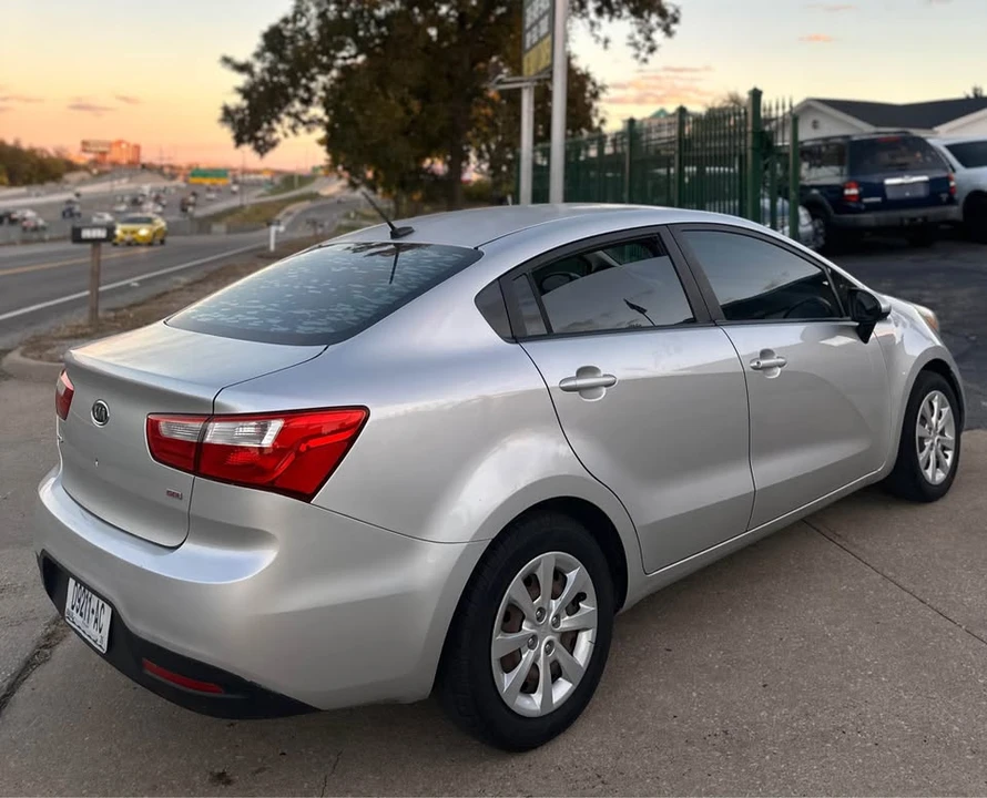 2012 Kia Rio - Image 6 of 13