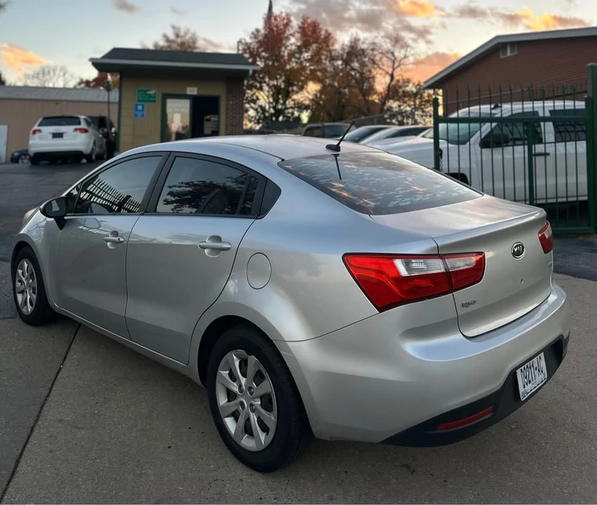 2012 Kia Rio - Image 5 of 13