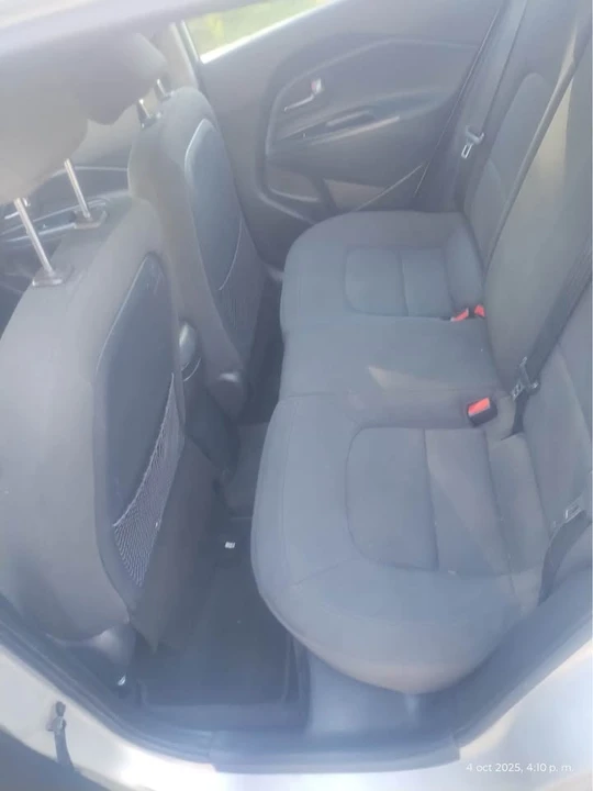2012 Kia Rio - Image 8 of 12