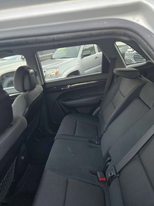2012 Kia Sorento - Image 9 of 10