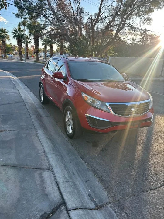 2012 Kia Spectra - Image 4 of 10