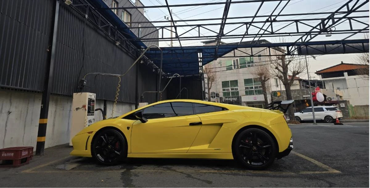 2012 Lamborghini Gallardo - Image 2 of 7
