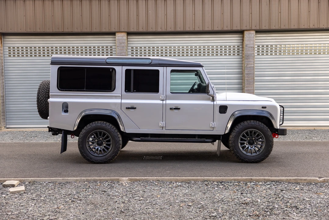 2012 Land Rover Defender 110 - Image 13 of 31