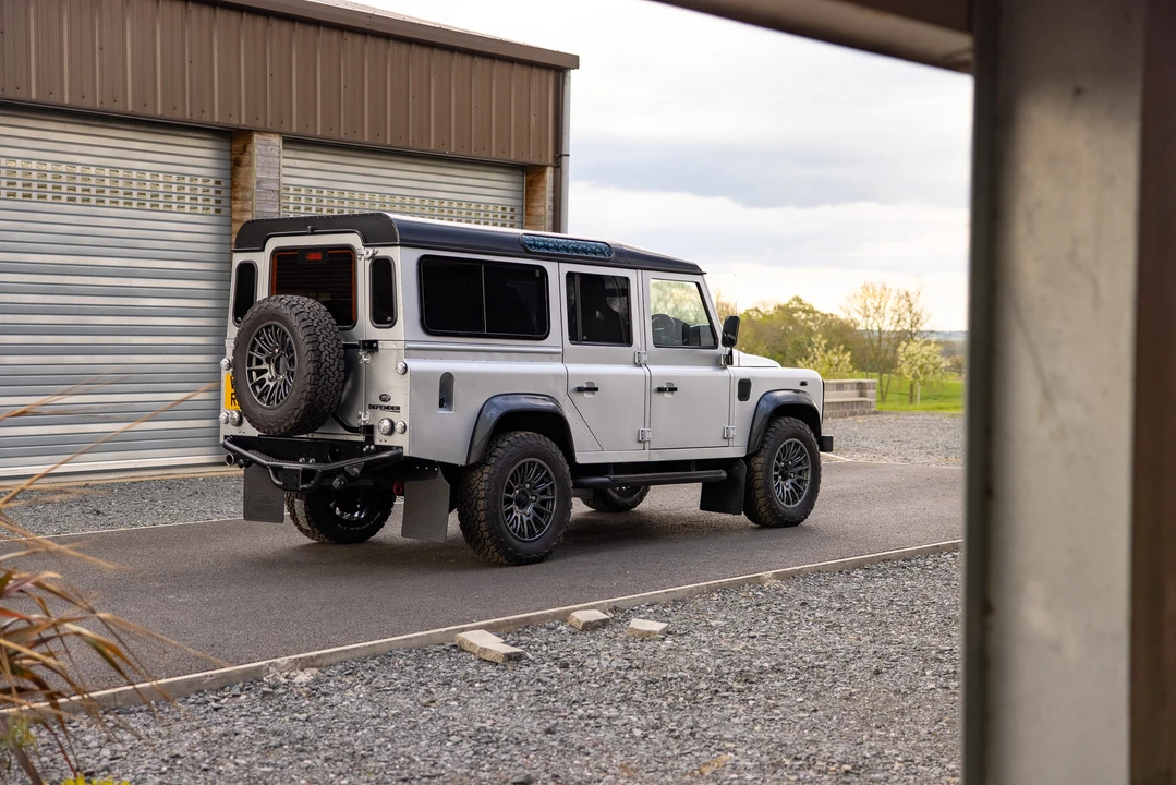 2012 Land Rover Defender 110 - Image 15 of 31