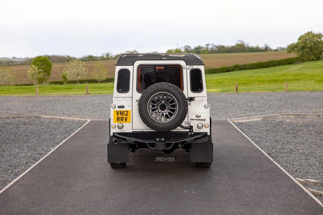 2012 Land Rover Defender 110 - Image 17 of 31