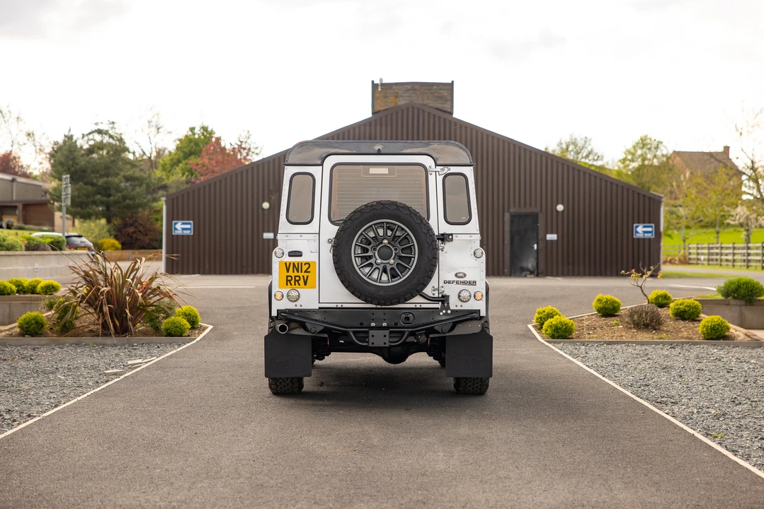 2012 Land Rover Defender 110 - Image 18 of 31