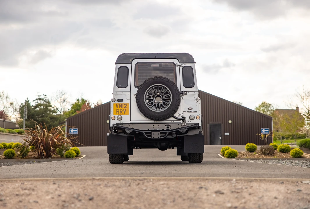 2012 Land Rover Defender 110 - Image 19 of 31