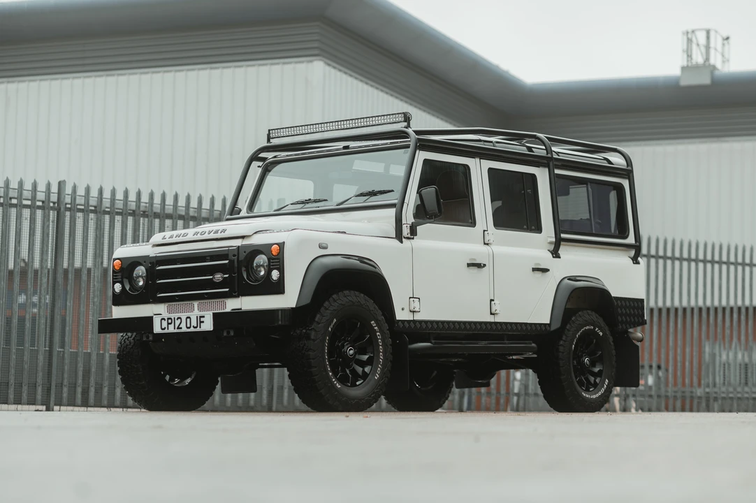 2012 Land Rover Defender 110 - Image 18 of 31