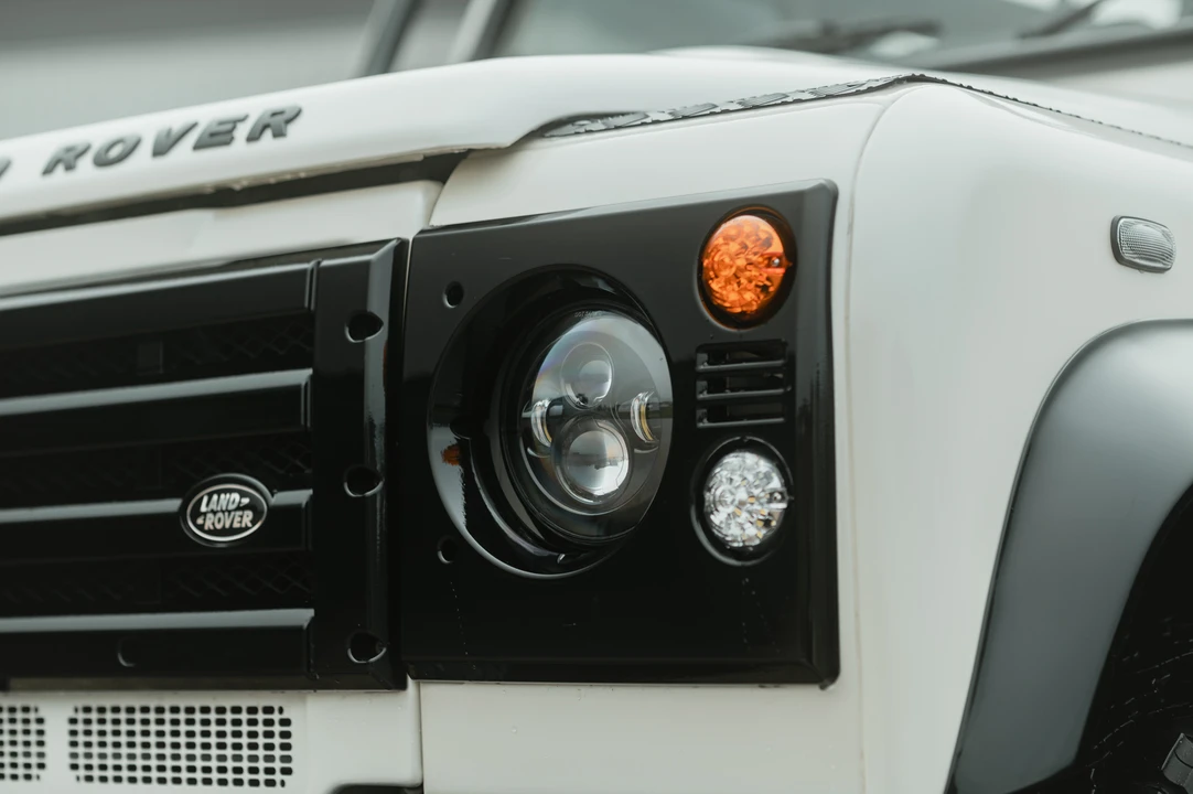 2012 Land Rover Defender 110 - Image 23 of 31