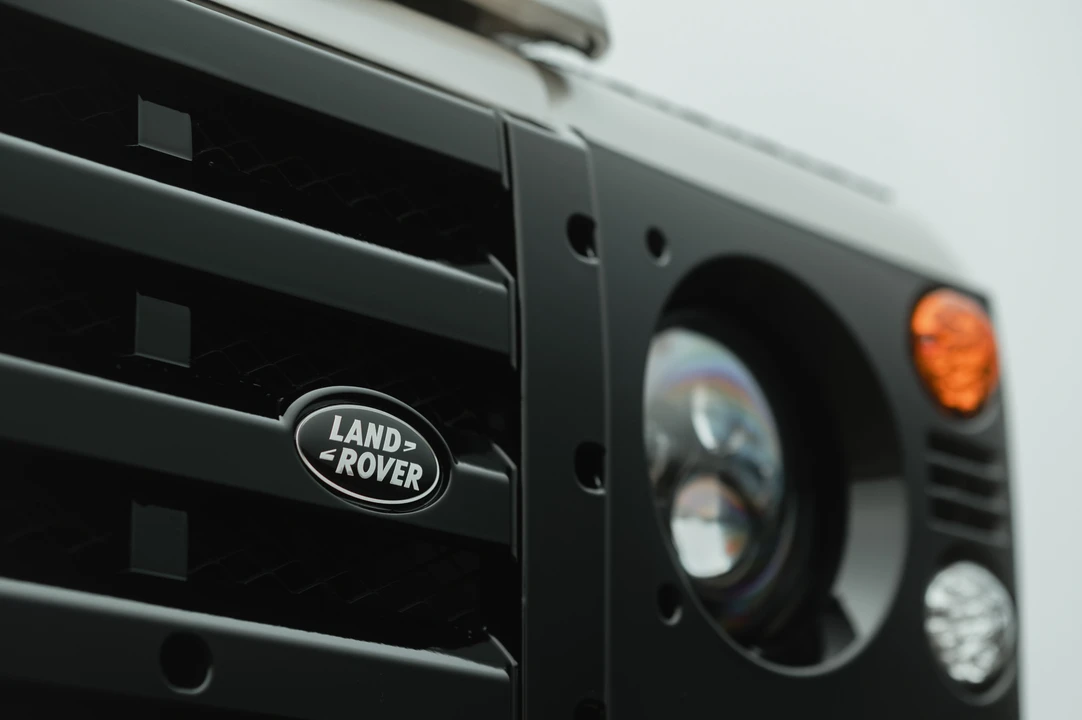 2012 Land Rover Defender 110 - Image 29 of 31