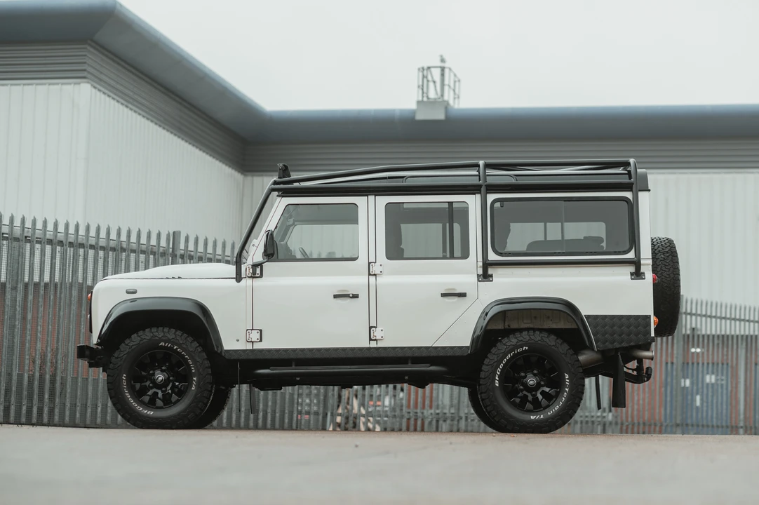 2012 Land Rover Defender 110 - Image 17 of 31