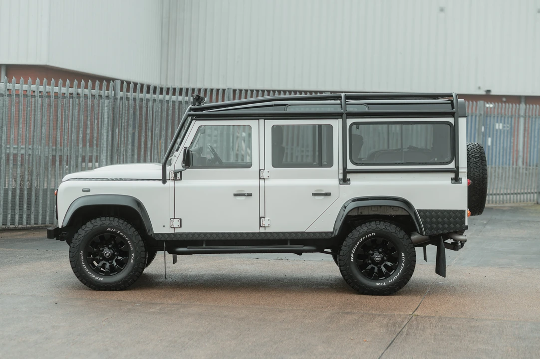 2012 Land Rover Defender 110 - Image 9 of 31
