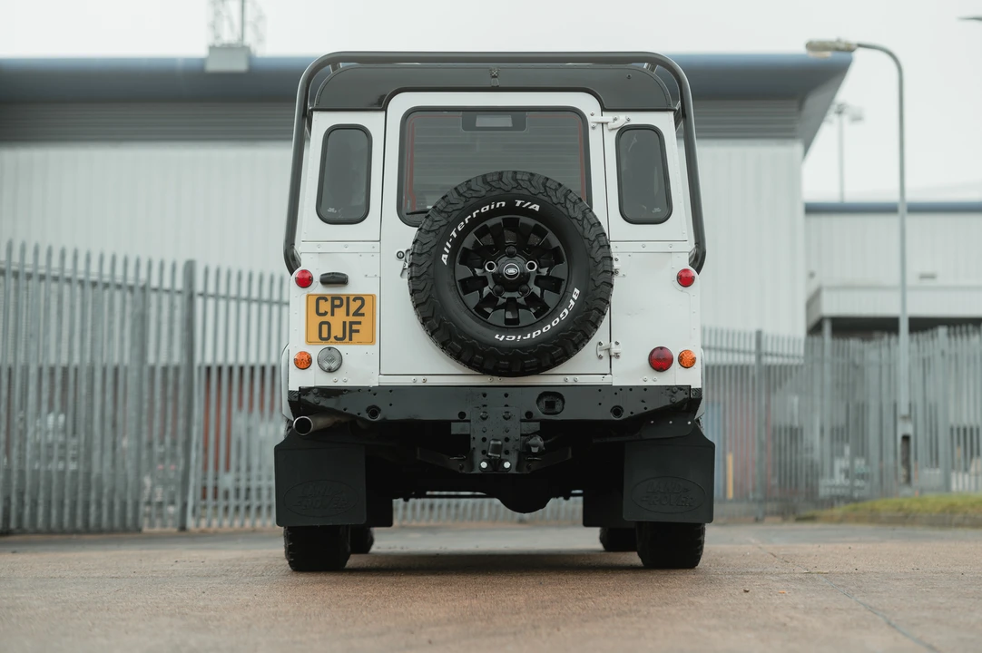 2012 Land Rover Defender 110 - Image 15 of 31