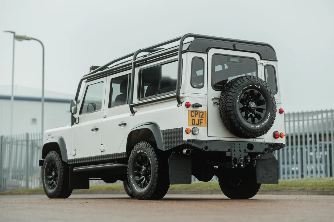 2012 Land Rover Defender 110 - Image 16 of 31