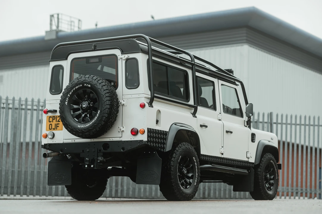 2012 Land Rover Defender 110 - Image 14 of 31