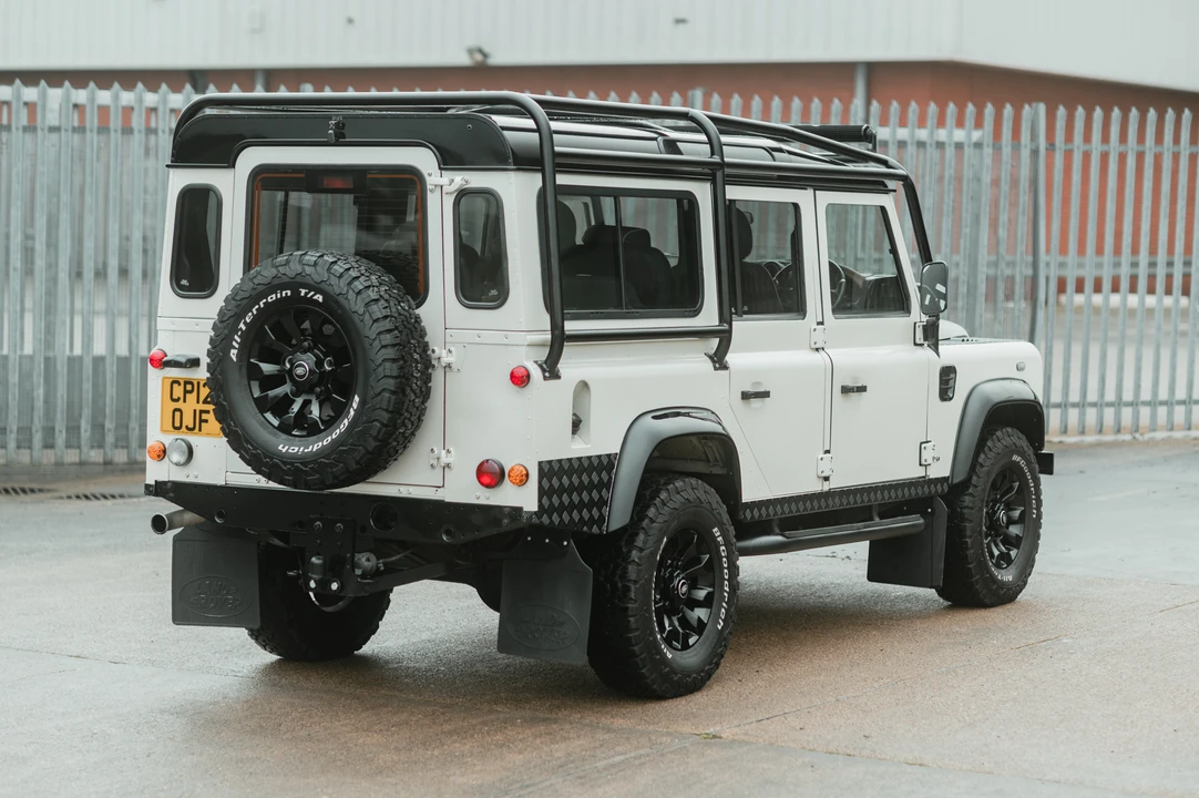 2012 Land Rover Defender 110 - Image 6 of 31
