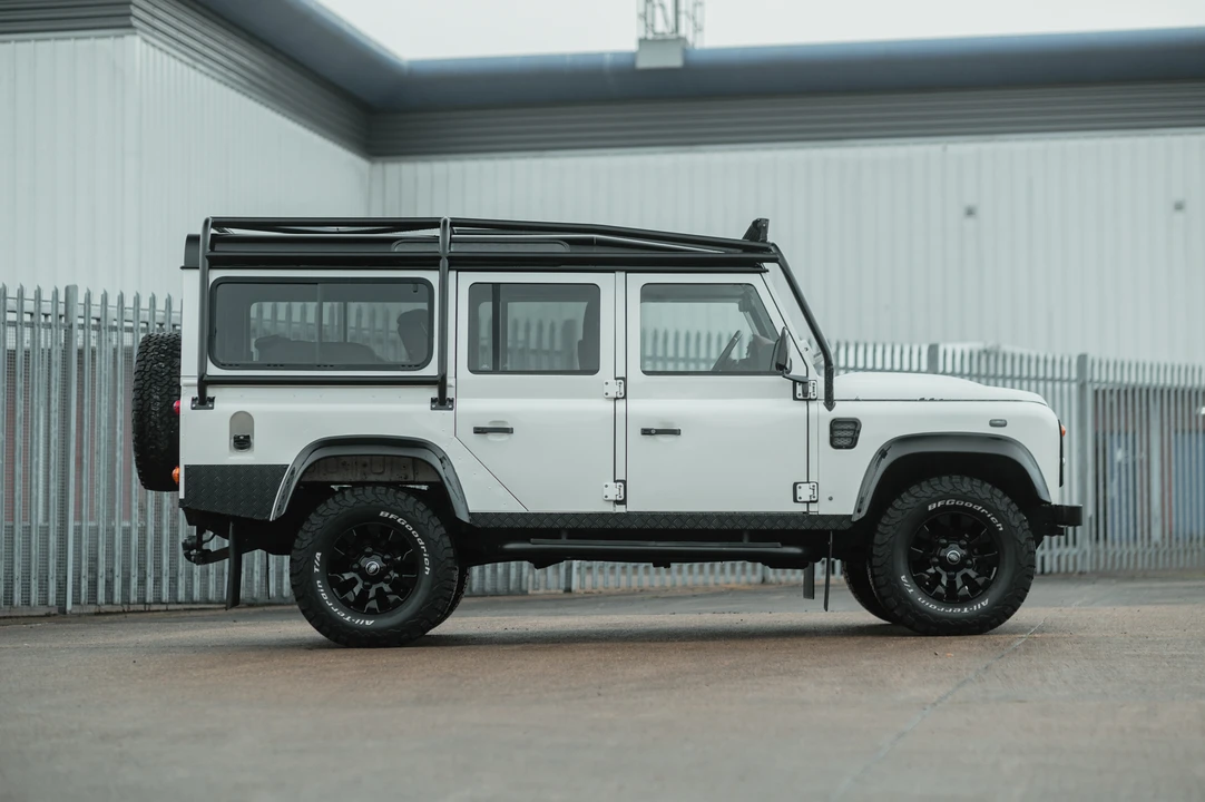 2012 Land Rover Defender 110 - Image 5 of 31