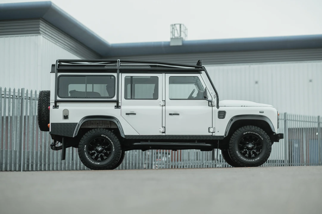 2012 Land Rover Defender 110 - Image 13 of 31