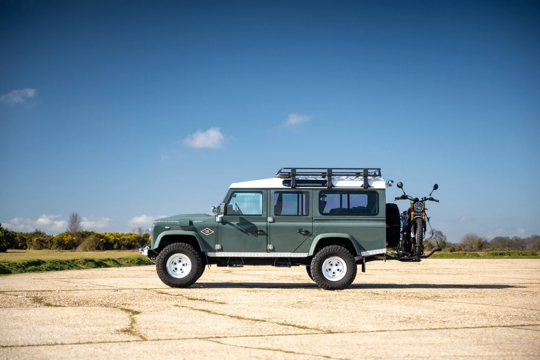 2012 Land Rover Defender 110 - Image 15 of 31