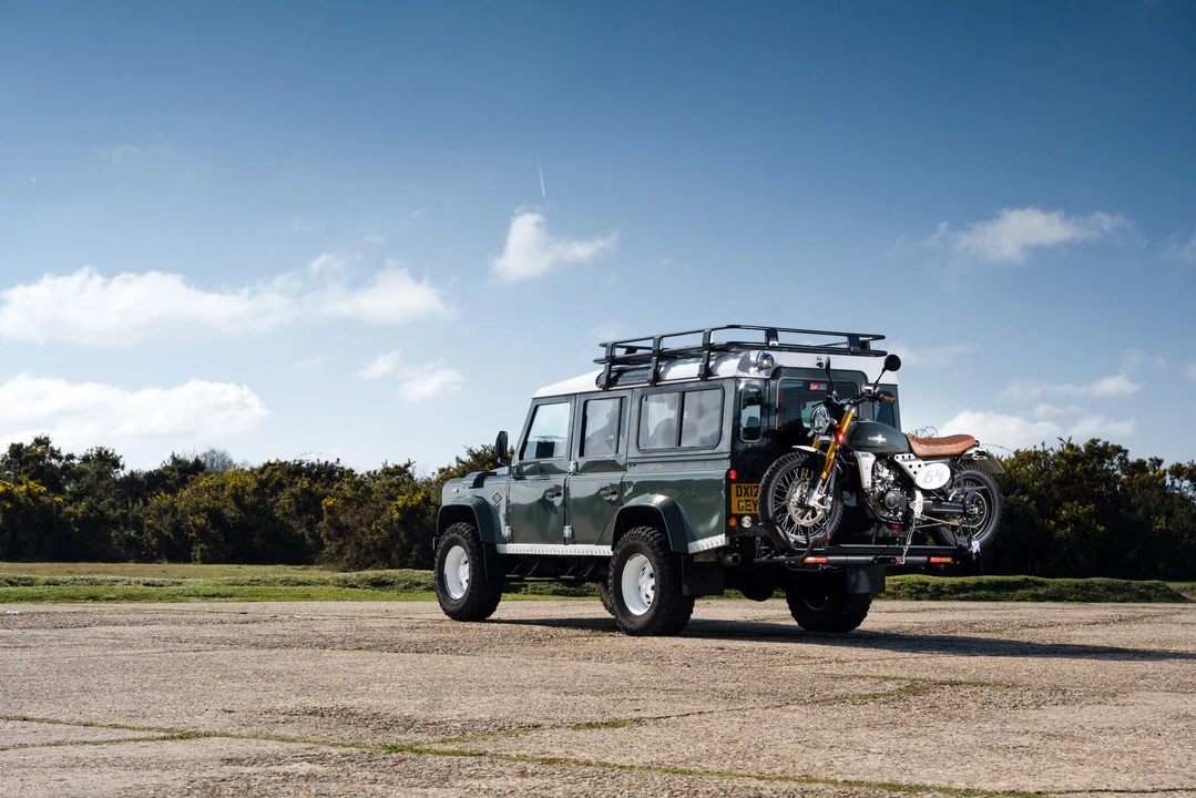 2012 Land Rover Defender 110 - Image 5 of 31