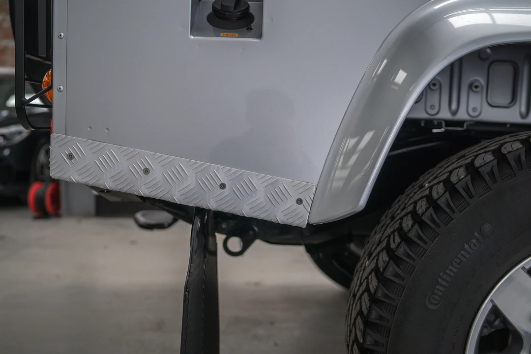 2012 Land Rover Defender 110 - Image 24 of 31