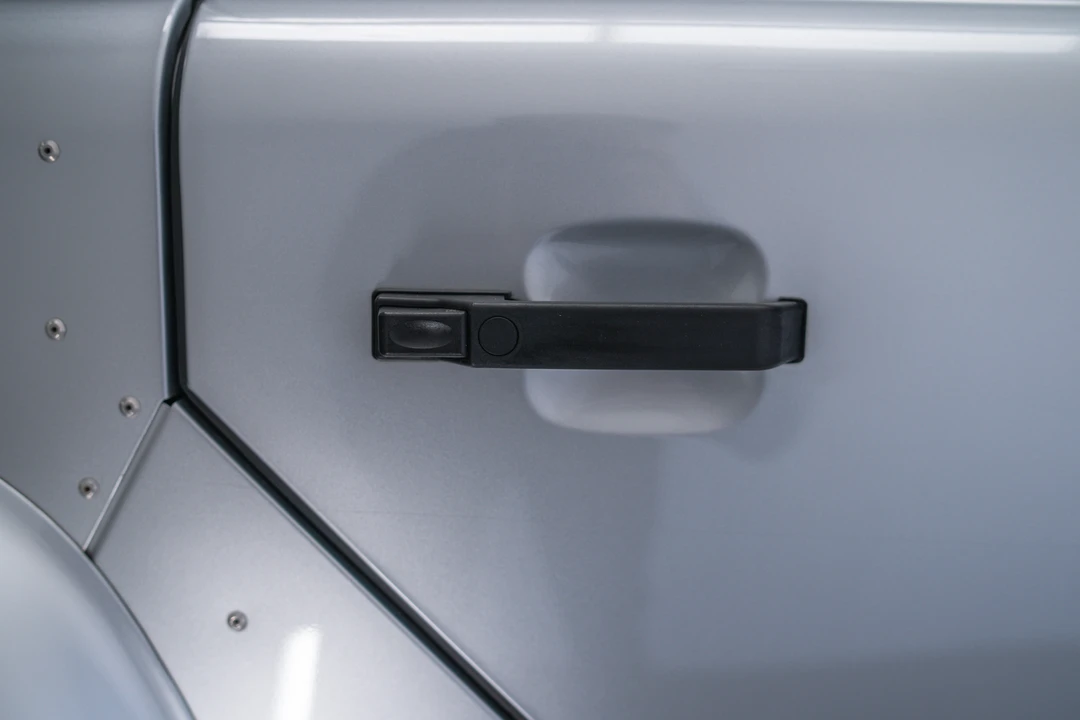 2012 Land Rover Defender 110 - Image 15 of 31
