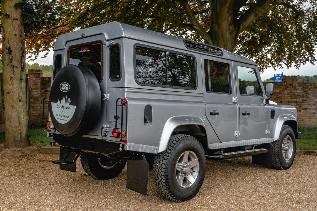 2012 Land Rover Defender 110 - Image 9 of 31