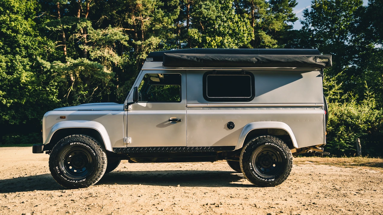 2012 Land Rover Defender 110 - Image 5 of 31