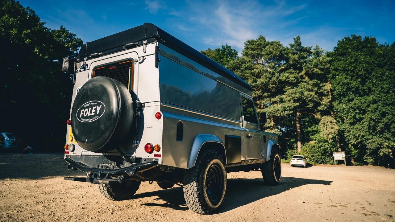 2012 Land Rover Defender 110 - Image 8 of 31