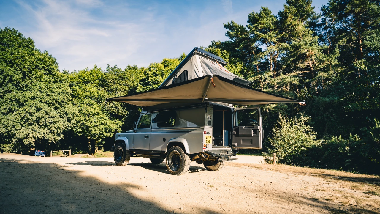 2012 Land Rover Defender 110 - Image 17 of 31