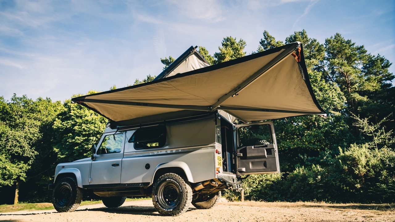 2012 Land Rover Defender 110 - Image 22 of 31