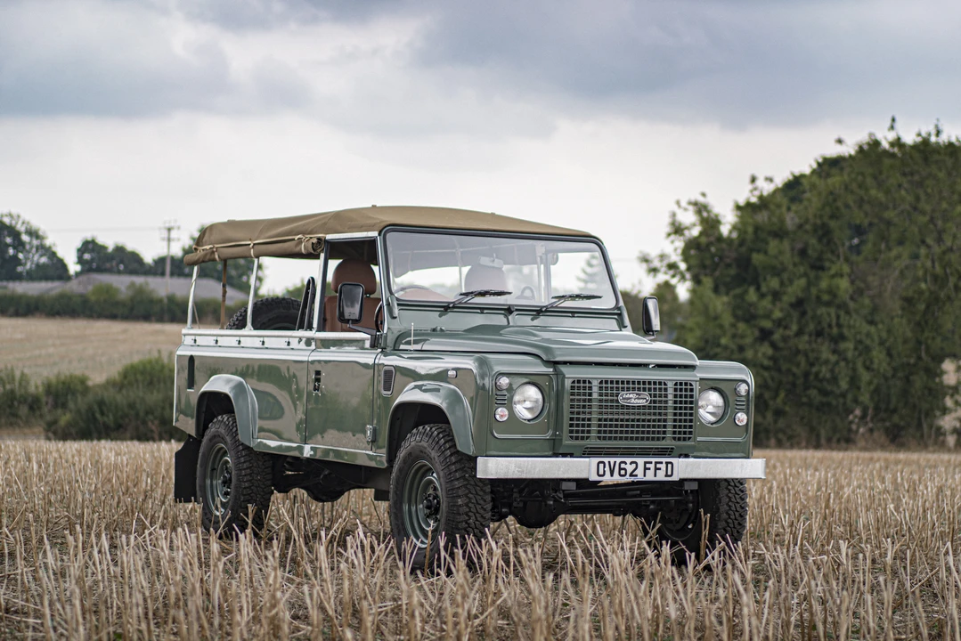 2012 Land Rover Defender 110 - Image 17 of 31