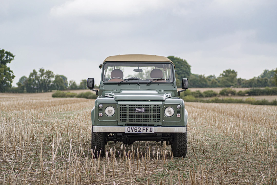 2012 Land Rover Defender 110 - Image 11 of 31