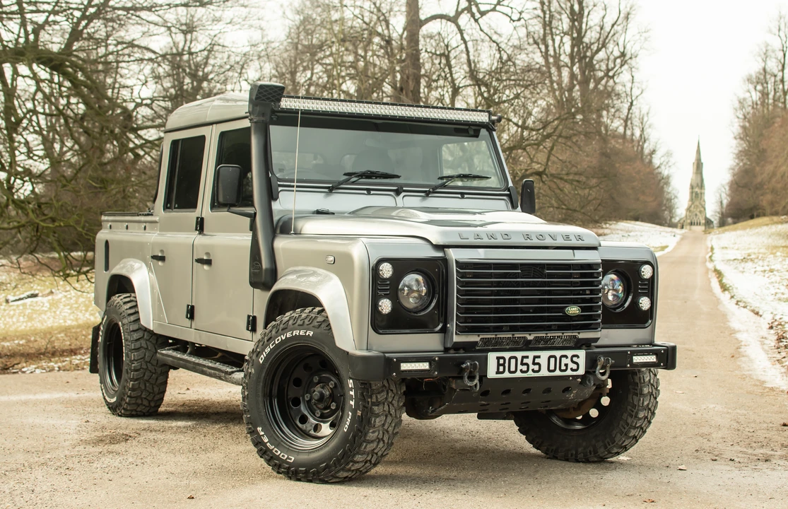 2012 Land Rover Defender 110 - Image 11 of 31
