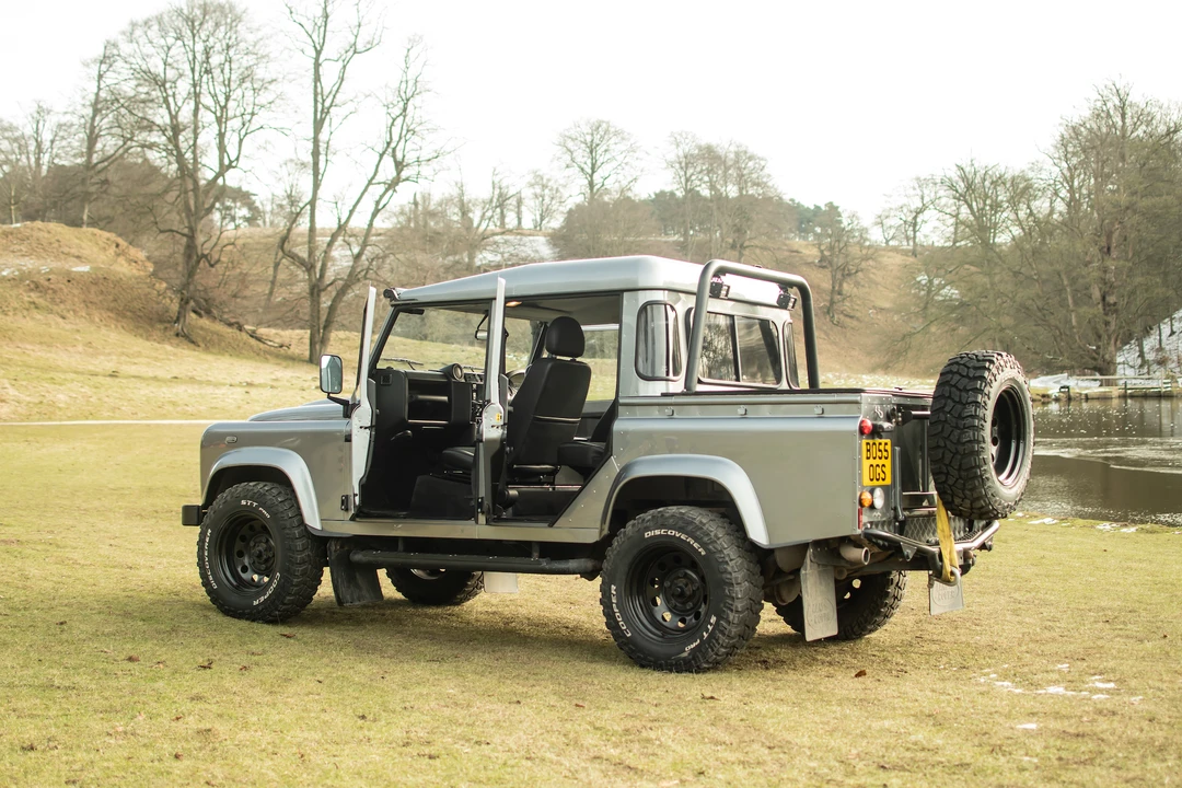 2012 Land Rover Defender 110 - Image 15 of 31