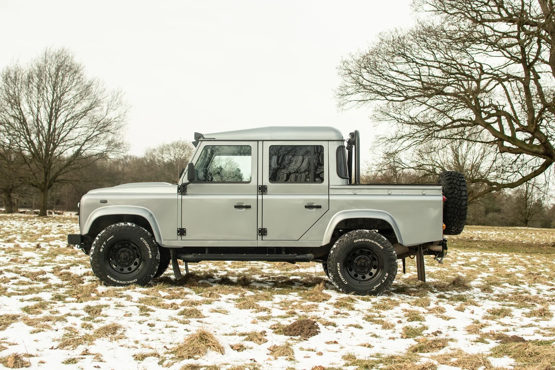 2012 Land Rover Defender 110 - Image 8 of 31