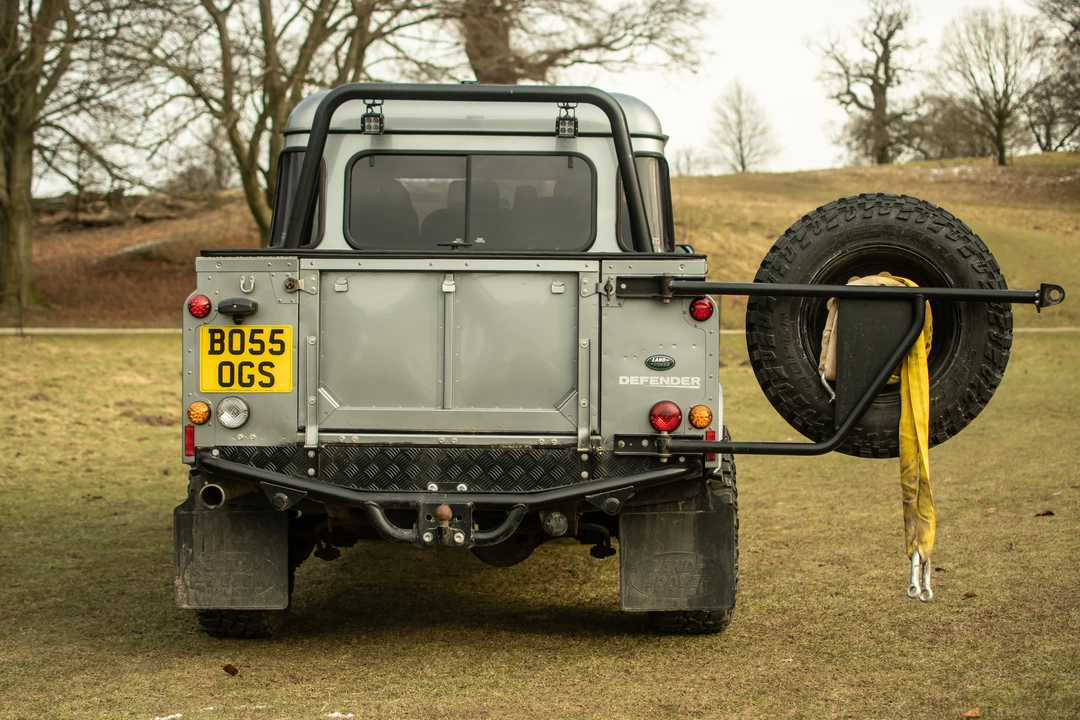 2012 Land Rover Defender 110 - Image 17 of 31
