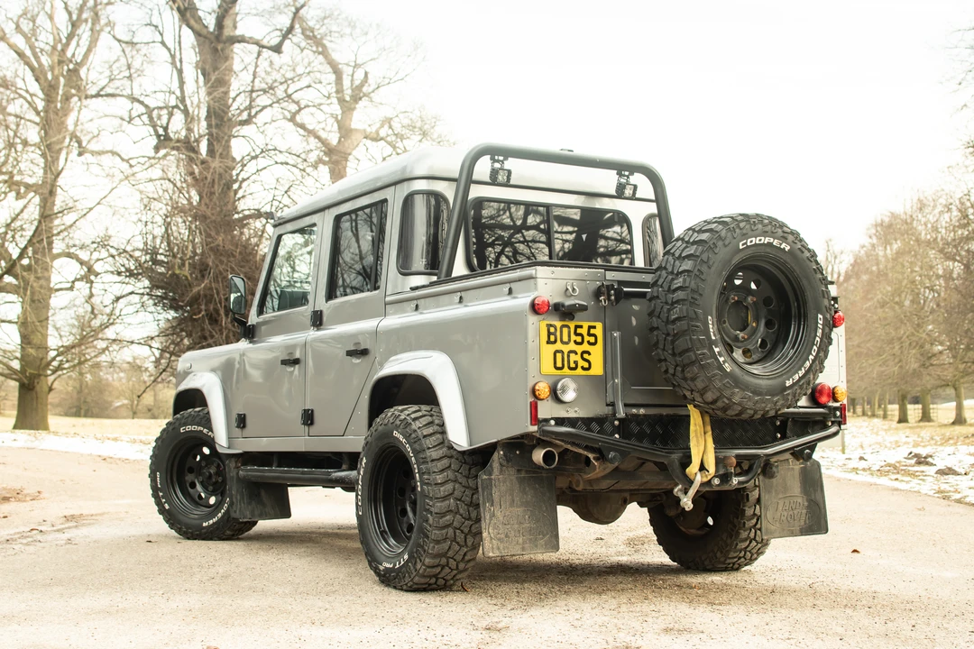 2012 Land Rover Defender 110 - Image 19 of 31