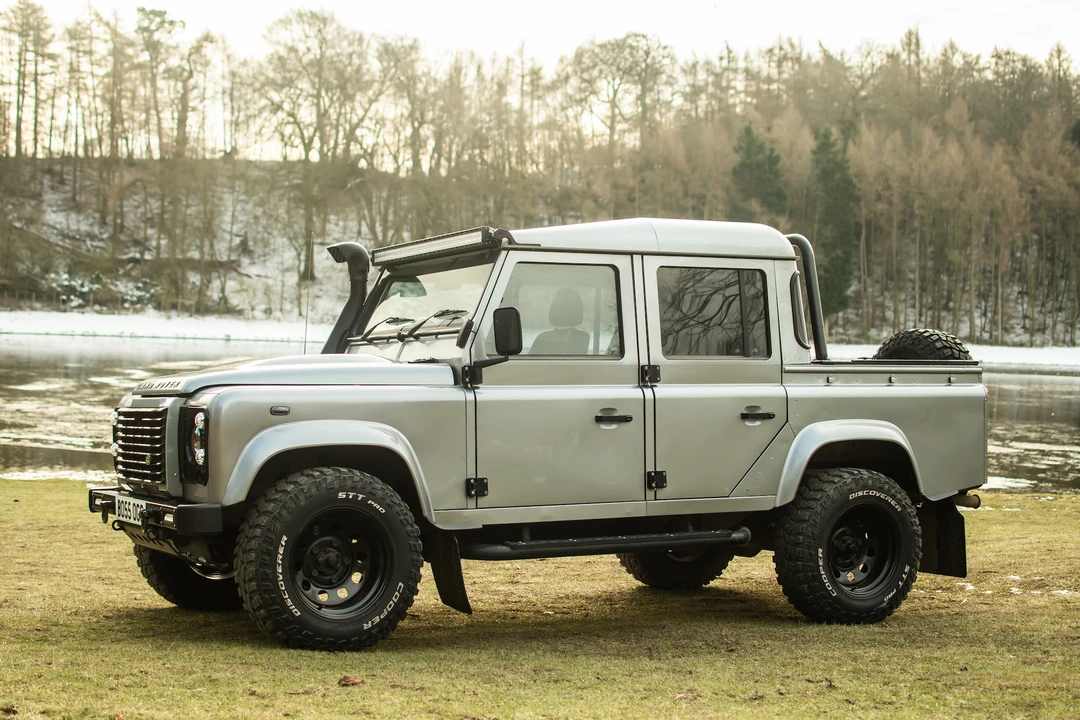 2012 Land Rover Defender 110 - Image 6 of 31