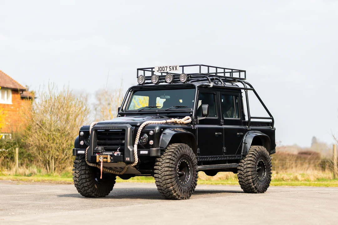 2012 Land Rover Defender 110 - Image 17 of 31