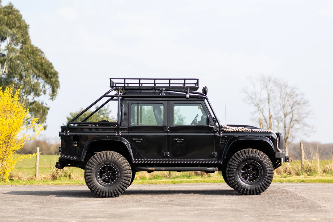 2012 Land Rover Defender 110 - Image 14 of 31