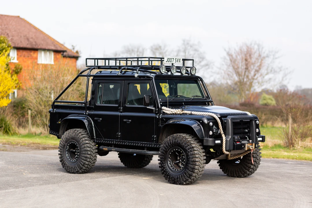 2012 Land Rover Defender 110 - Image 15 of 31