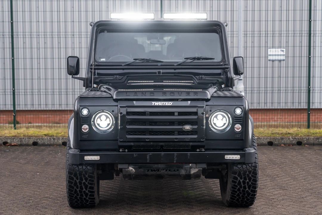 2012 Land Rover Defender 110 - Image 11 of 31