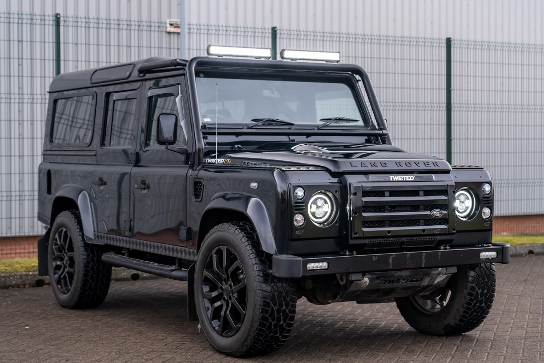 2012 Land Rover Defender 110 - Image 18 of 31